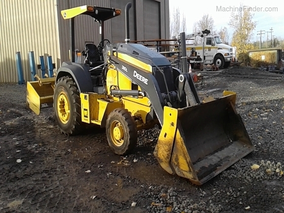 2018 John Deere 210L