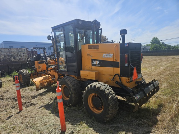 2021 Leeboy G700B