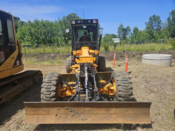 2021 Leeboy G700B