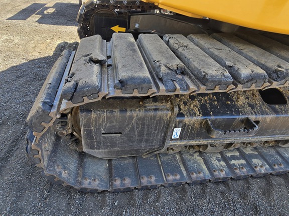 2021 John Deere 245GLC
