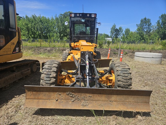 2021 Leeboy G700B