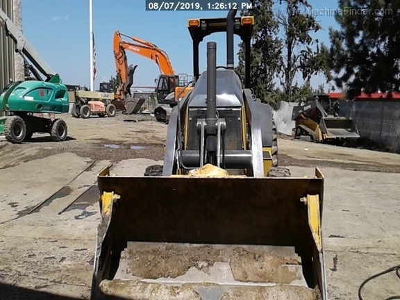 2017 John Deere 210L