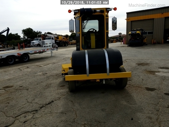2017 Superior Broom DT74J