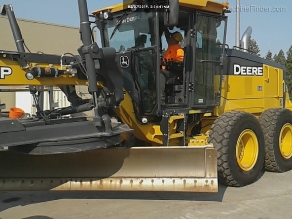 2017 John Deere 772GP