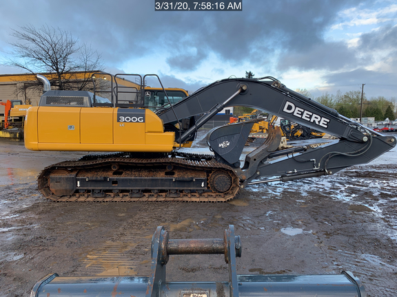 2019 John Deere 300GLC
