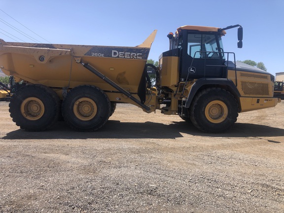 2019 John Deere 260E