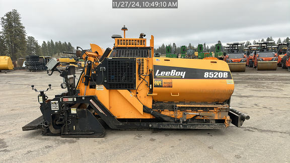 2021 Leeboy 8520B