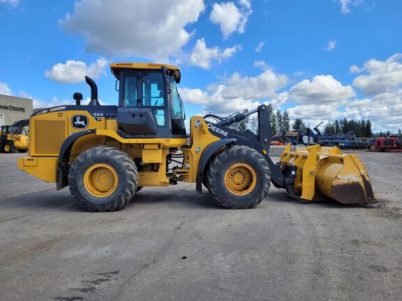 2022 John Deere 544P