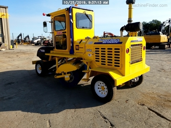 2017 Superior Broom DT74J