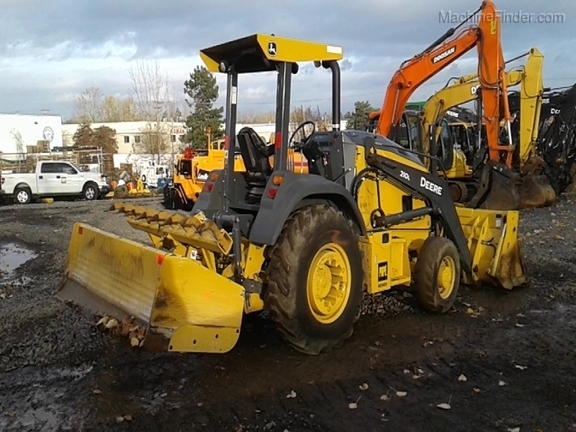 2018 John Deere 210L
