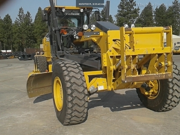 2017 John Deere 772GP