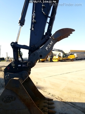 2016 John Deere 210G