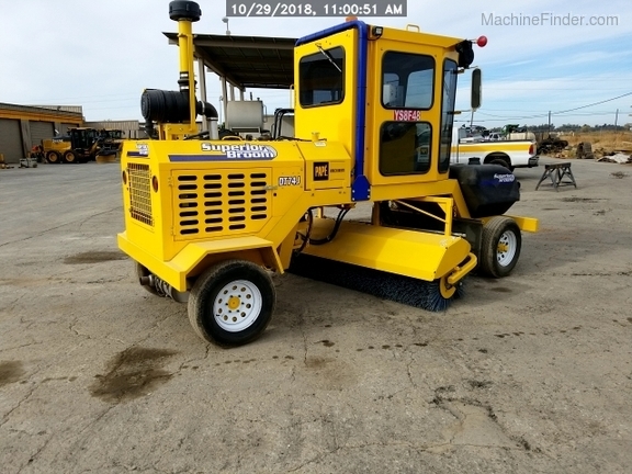 2017 Superior Broom DT74J