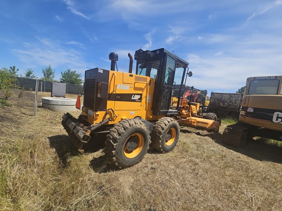 2021 Leeboy G700B