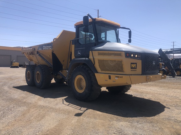 2019 John Deere 260E