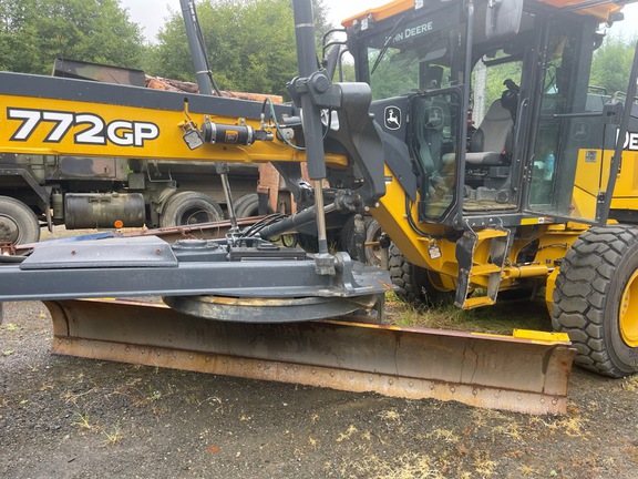 2020 John Deere 772G