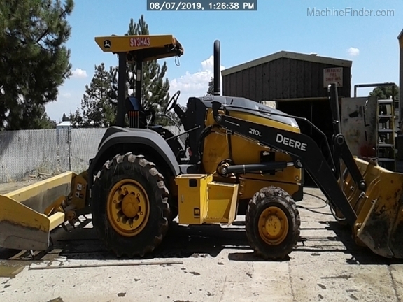 2017 John Deere 210L