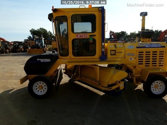 2017 Superior Broom DT74J