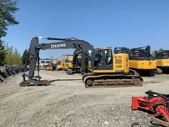 2020 John Deere 245GLC