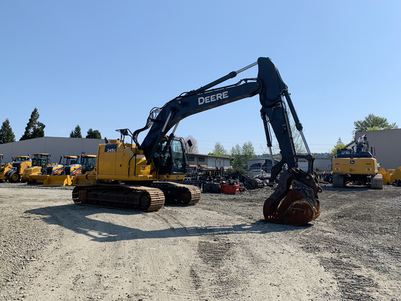 2020 John Deere 245GLC