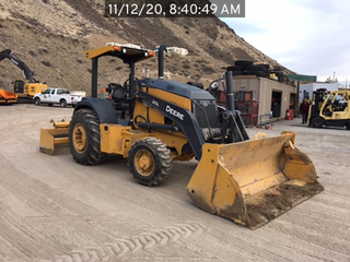 2019 John Deere 210L