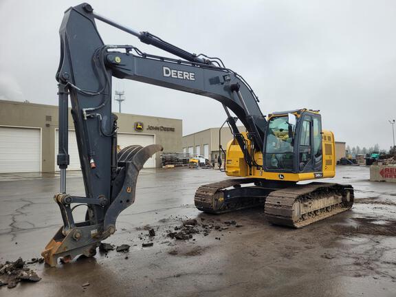 2022 John Deere 245G