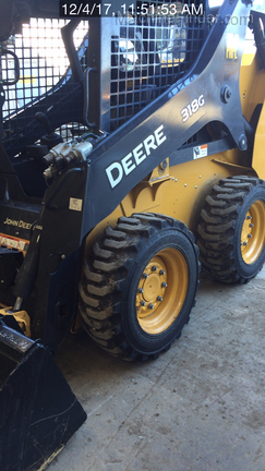 2016 John Deere 318G