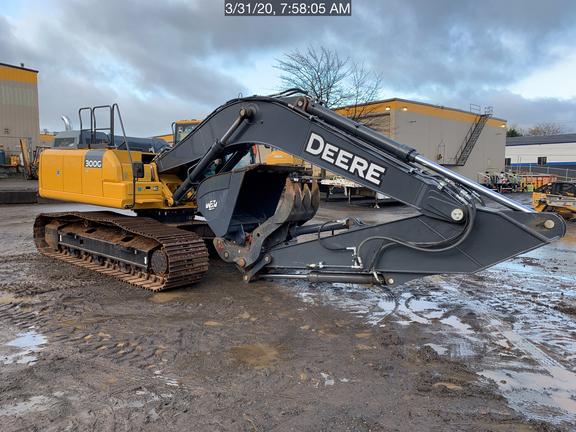 2019 John Deere 300GLC