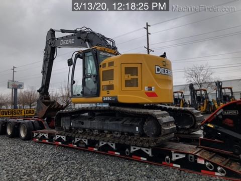 2019 John Deere 245G