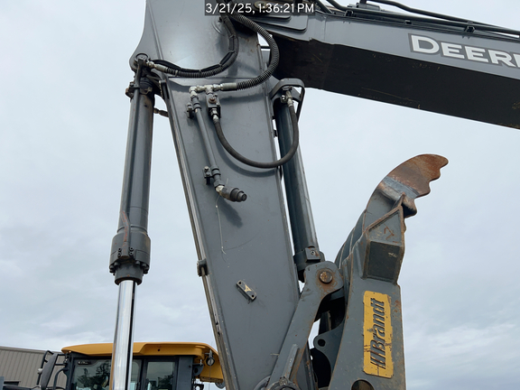 2022 John Deere 245G