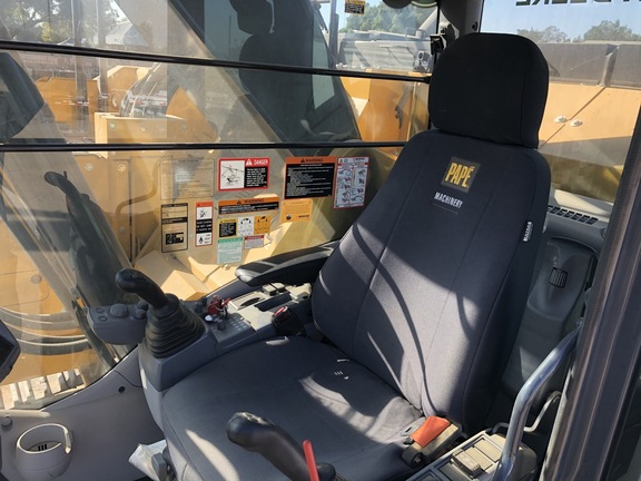 2019 John Deere 345GLC