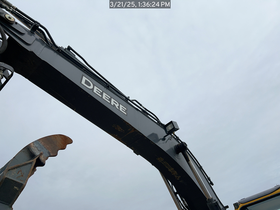 2022 John Deere 245G