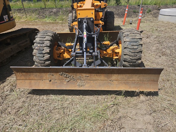 2021 Leeboy G700B