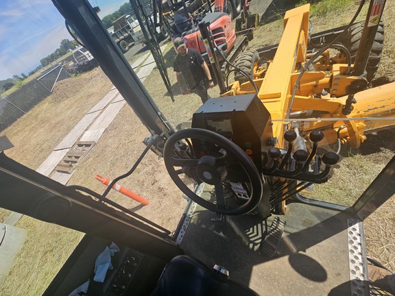 2021 Leeboy G700B