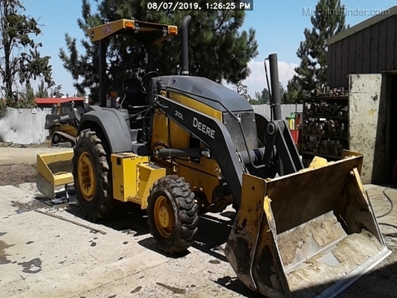 2017 John Deere 210L