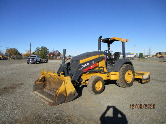2019 John Deere 210L