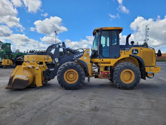 2022 John Deere 544P
