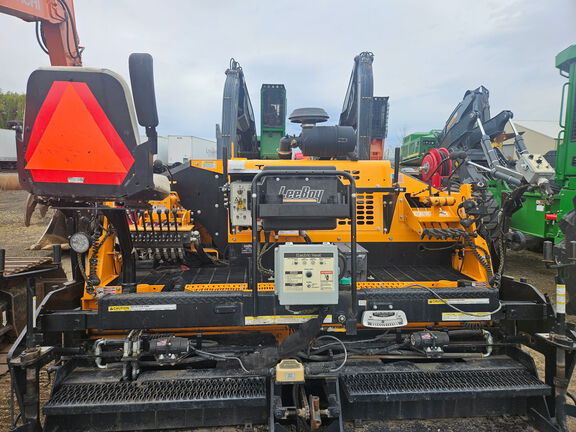 2021 Leeboy 8510E