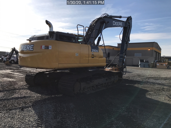 2019 John Deere 250GLC