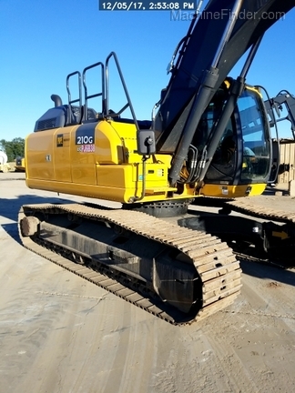 2016 John Deere 210G