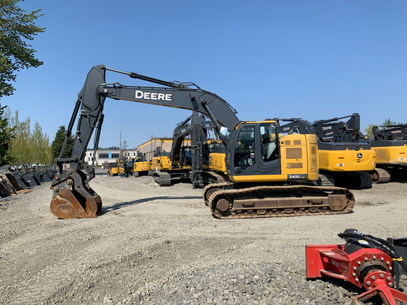 2020 John Deere 245GLC