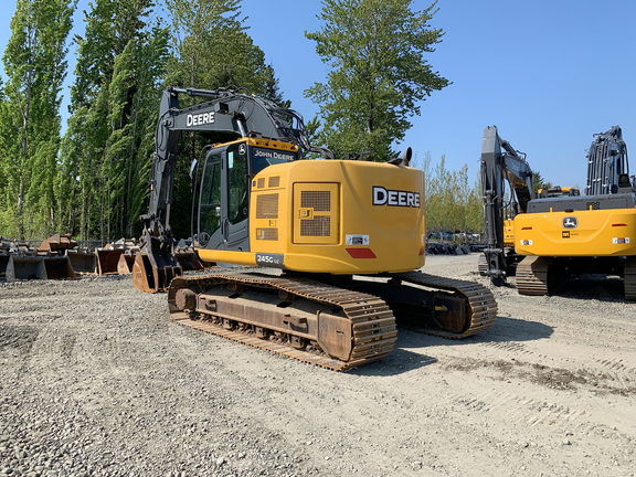 2020 John Deere 245GLC