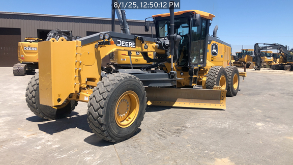 2021 John Deere 672GP