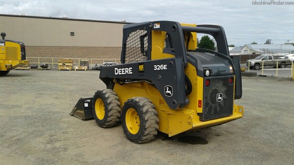 2015 John Deere 326E