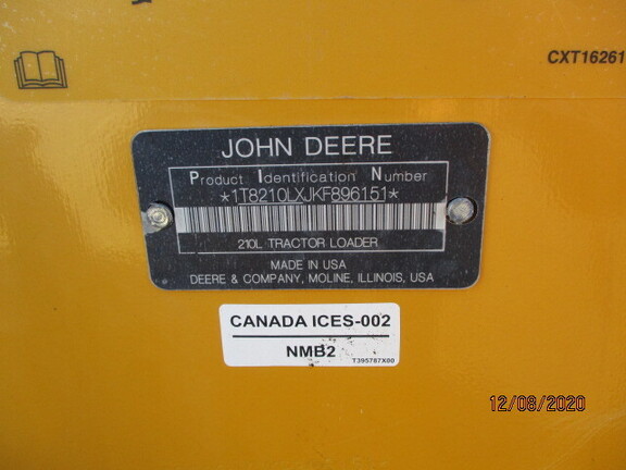 2019 John Deere 210L