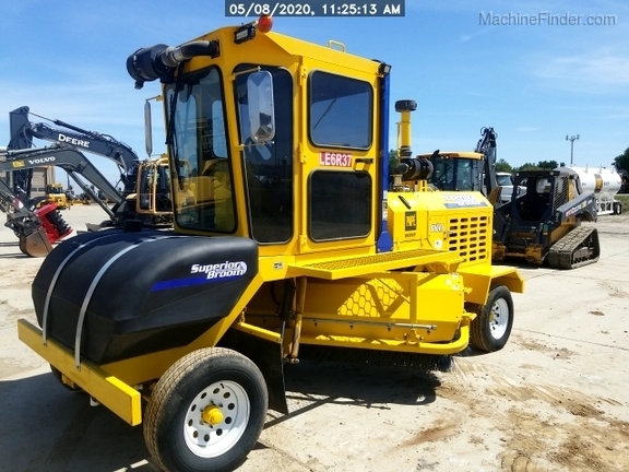 2017 Superior Broom DT74J