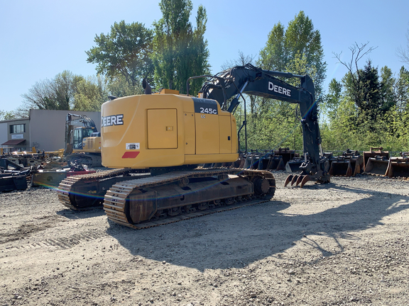 2020 John Deere 245GLC