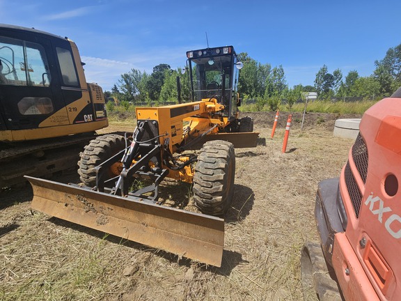 2021 Leeboy G700B