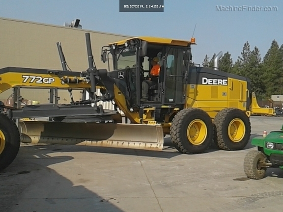 2017 John Deere 772GP