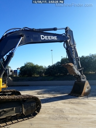 2016 John Deere 210G